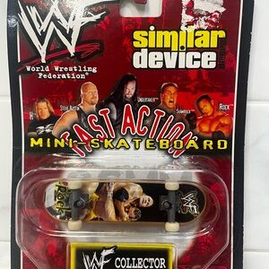 WWE‎ Fast Action Mini Skateboard - Red and Yellow